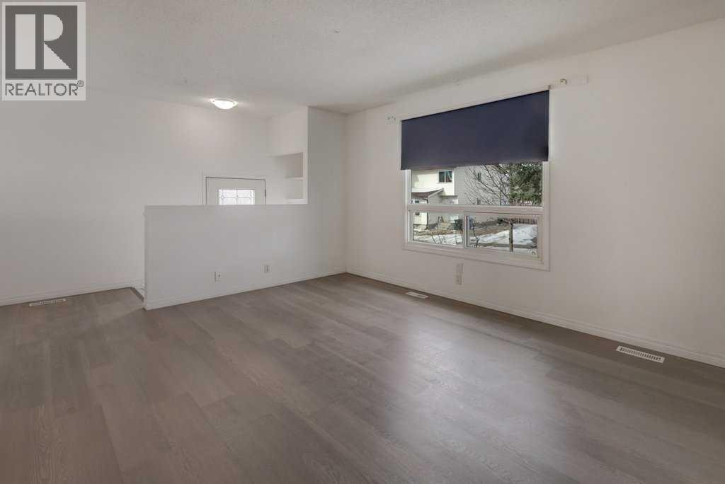 27 Castleglen Road NE