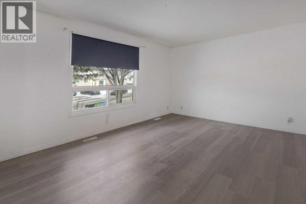 27 Castleglen Road NE