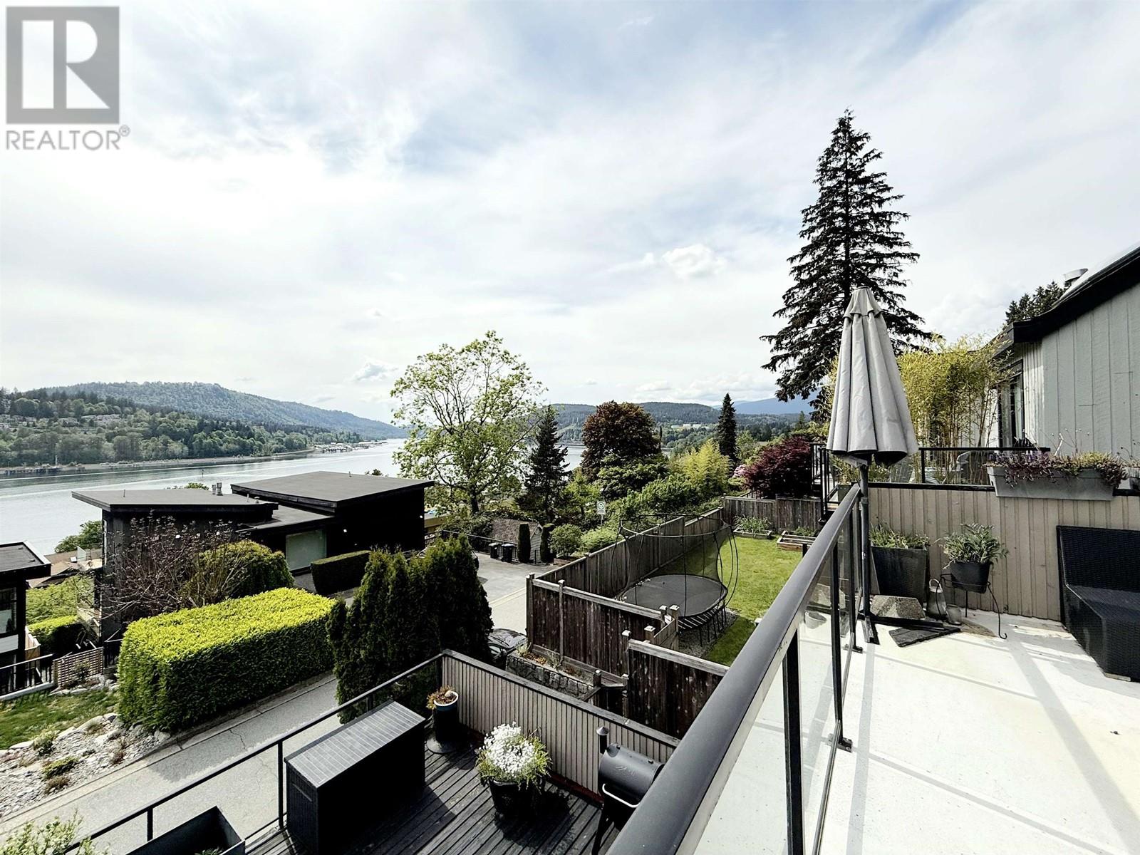 18 AXFORD BAY