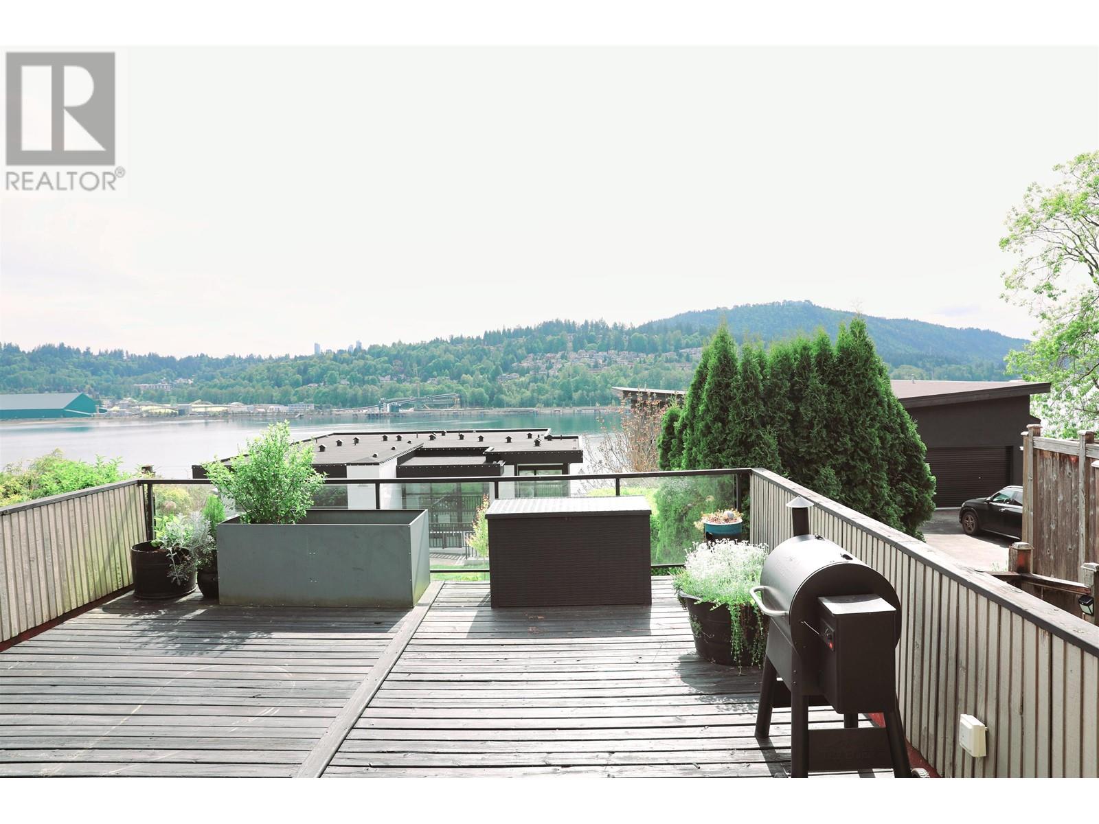 18 AXFORD BAY