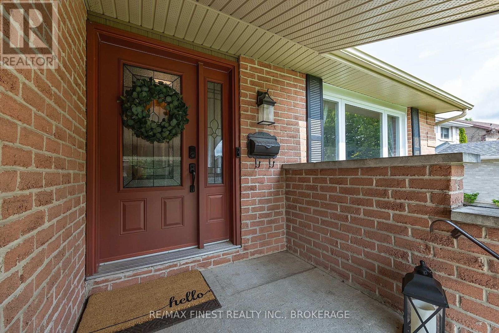 1059 PEMBRIDGE CRESCENT