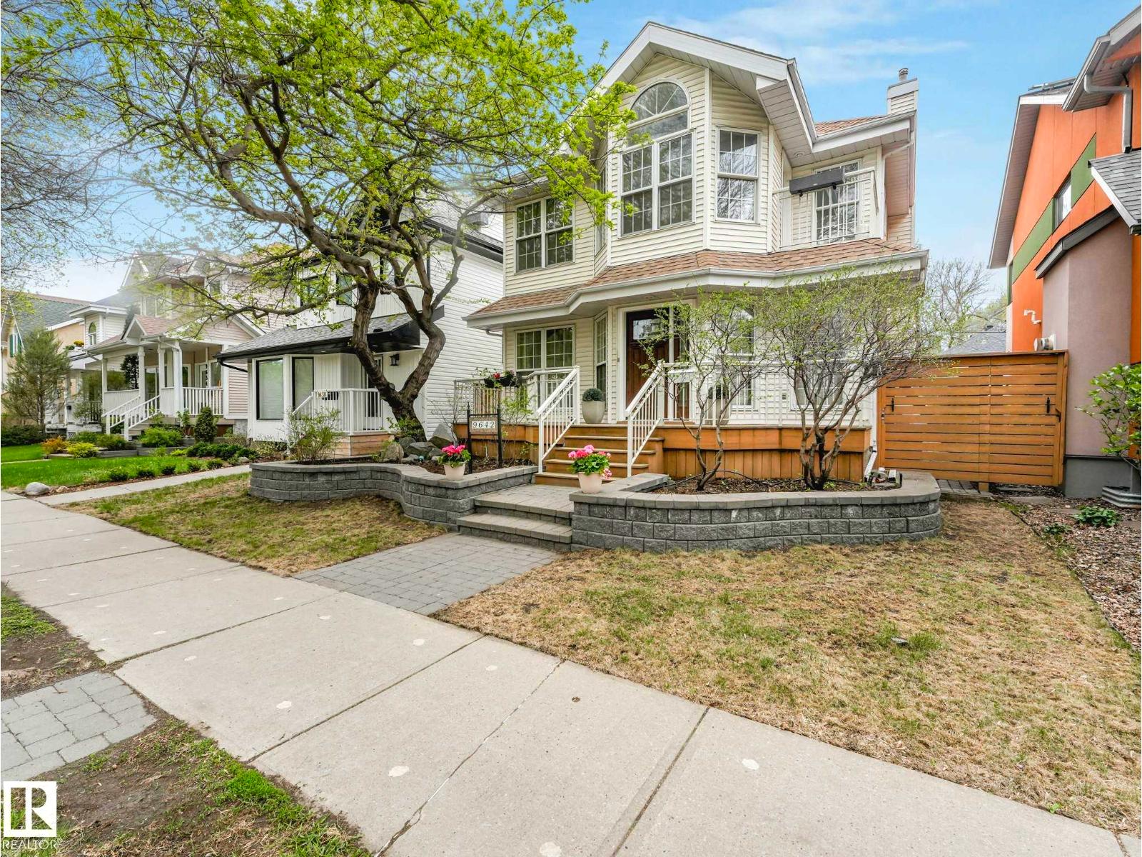 9642 100 ST NW