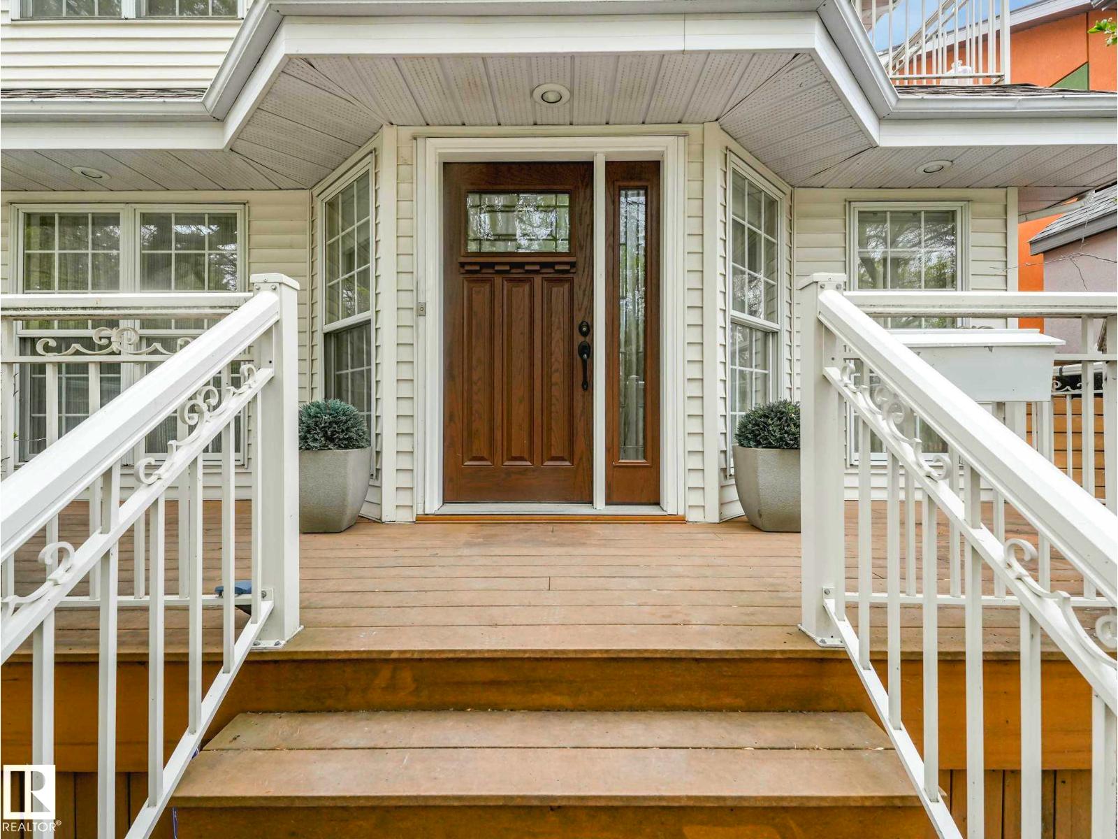 9642 100 ST NW