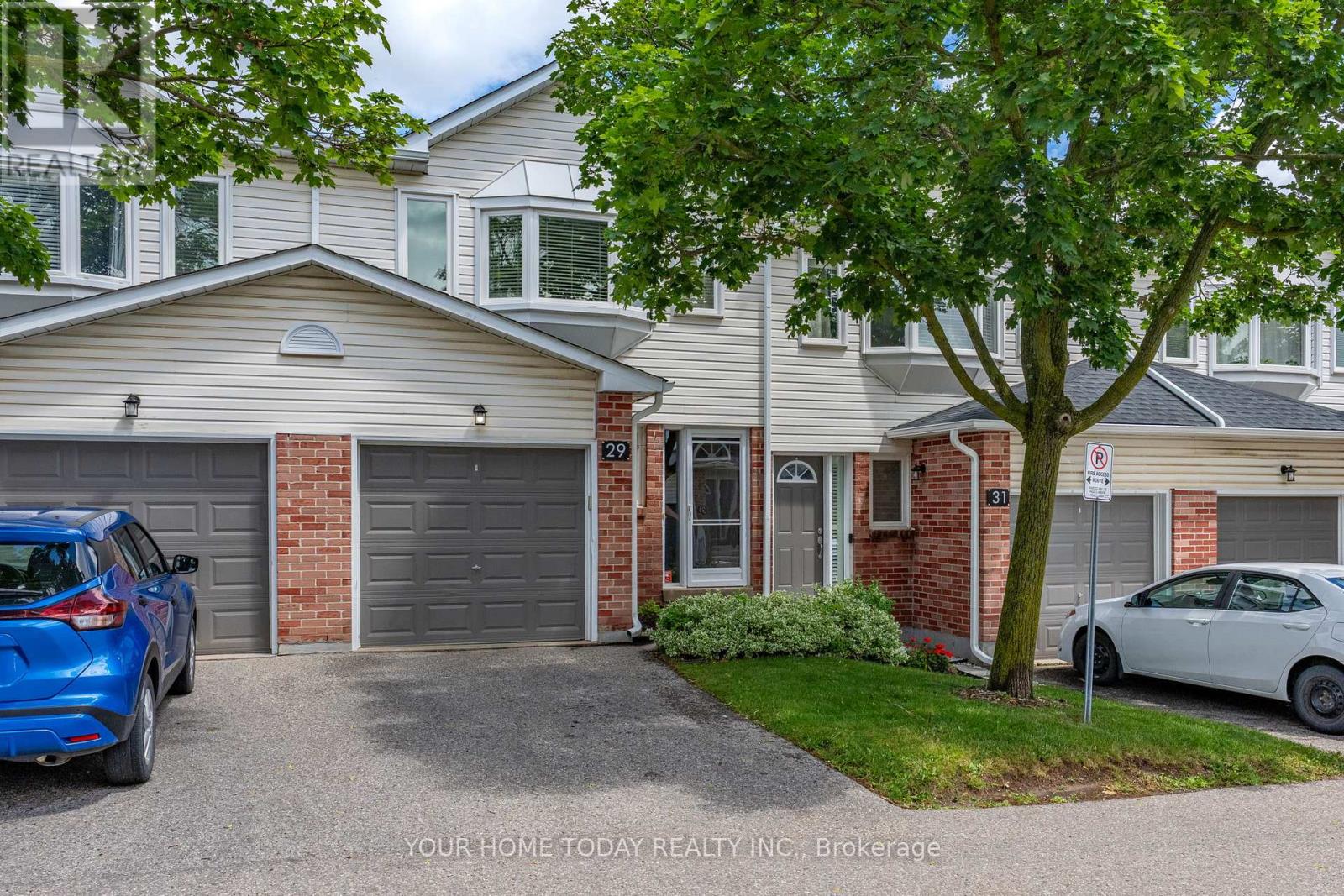 Photo 1 of 42 — 29 COREY CIRCLE, Halton Hills (Georgetown), ON L7G5L7