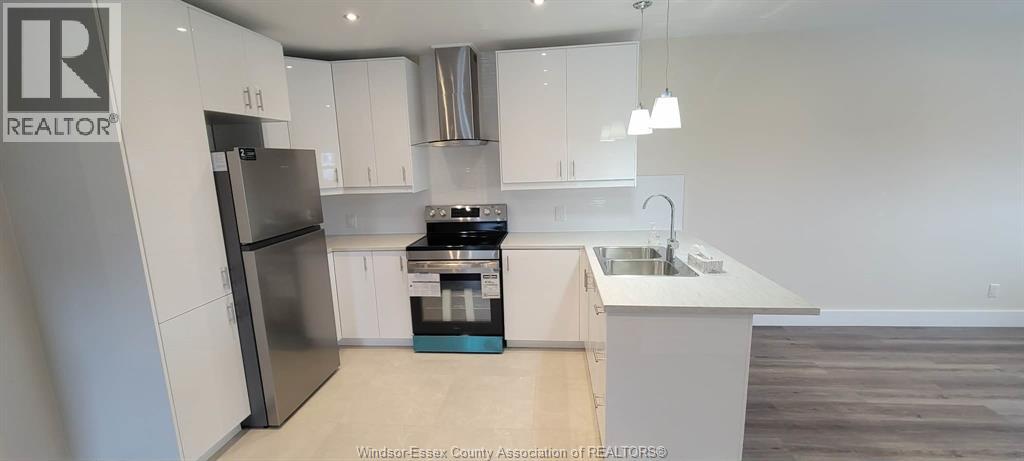 22 ROBIN CRESCENT