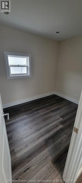 22 ROBIN CRESCENT