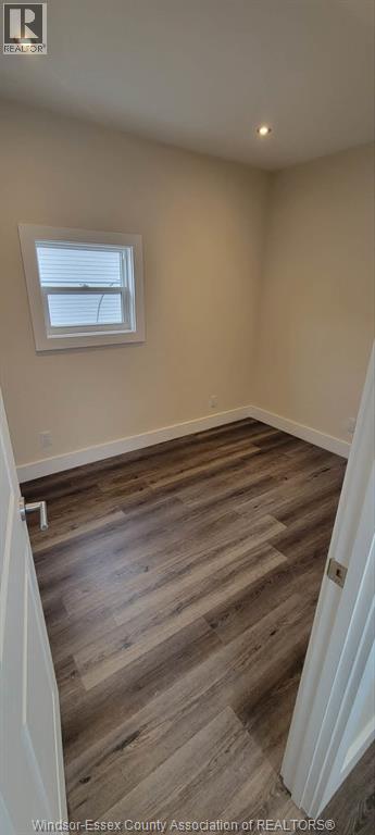 22 ROBIN CRESCENT