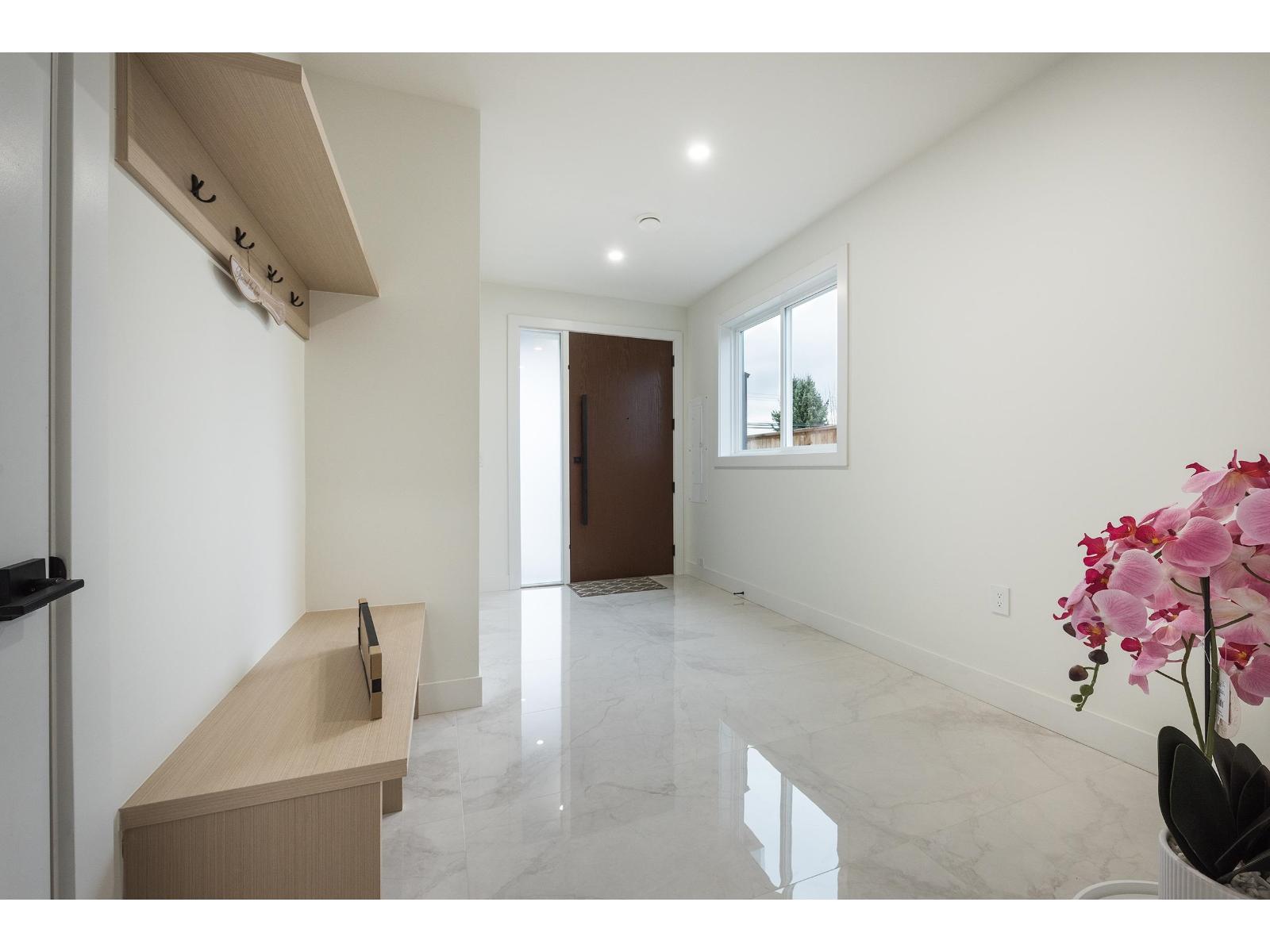 46339 MAPLE AVENUE|Chilliwack Proper East