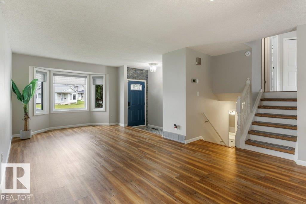 4239 30 AV NW