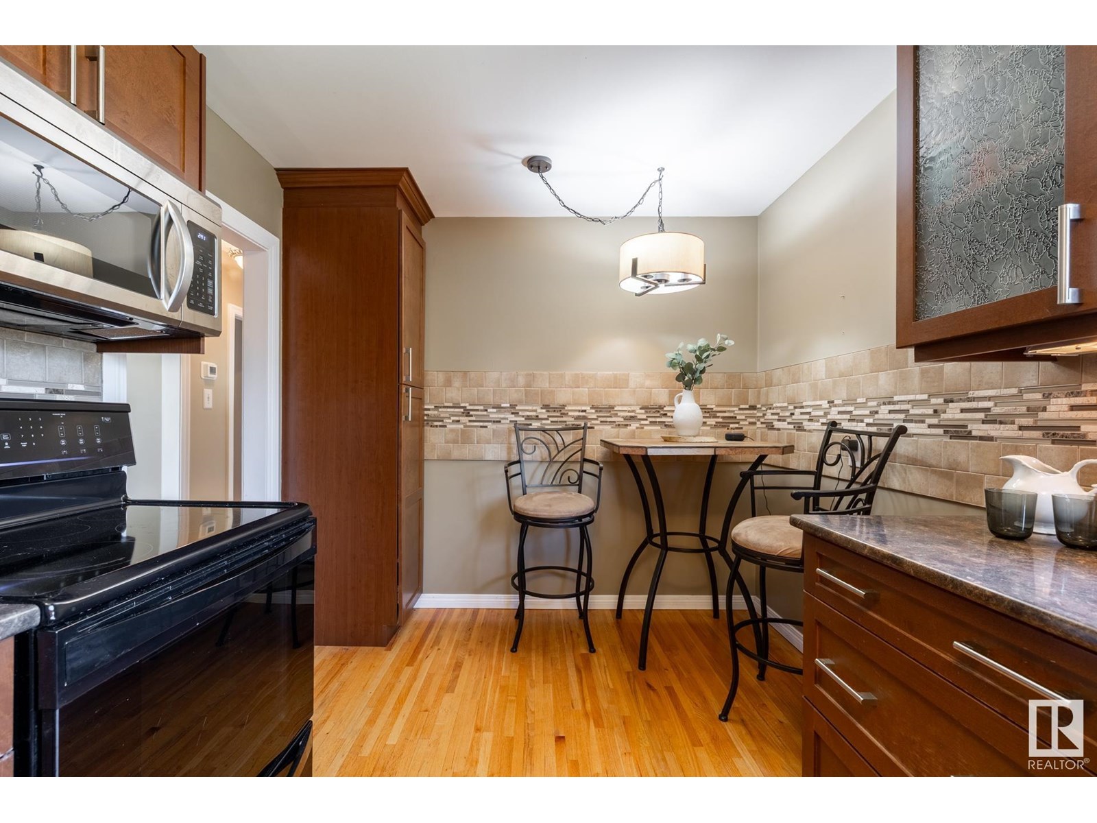 12121 39 ST NW