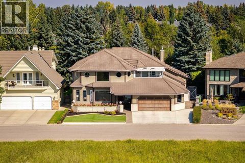 88 Woodacres Drive SW Calgary AB T2W4Z8