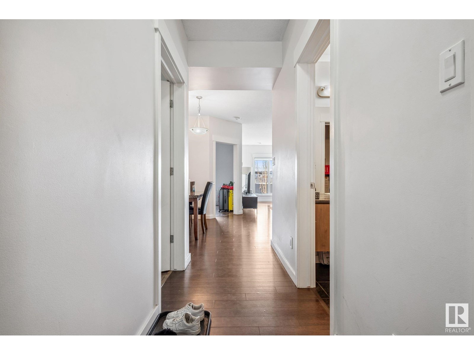 #209 10518 113 ST NW