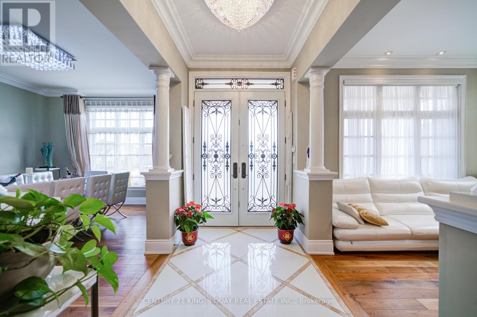 19 ROYAL COUNTY DOWN CRESCENT