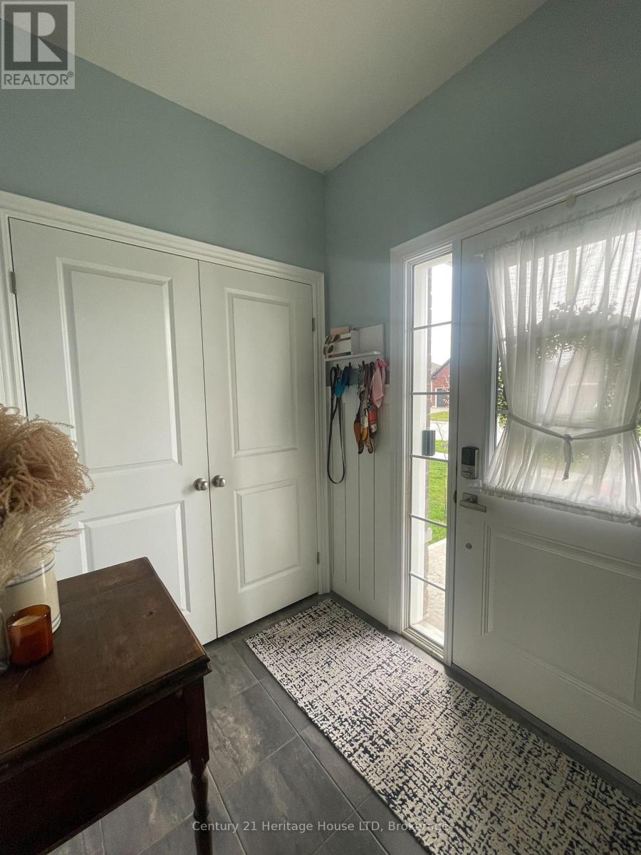 431 WILLIAMS CRESCENT