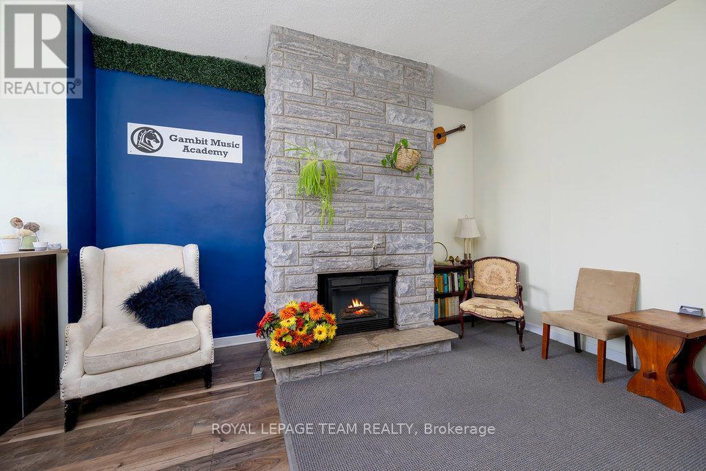 422 DONALD B MUNRO DRIVE