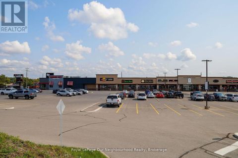 232-233 - 1135 LANSDOWNE STREET W Peterborough (Otonabee Ward 1) ON K9J7M2