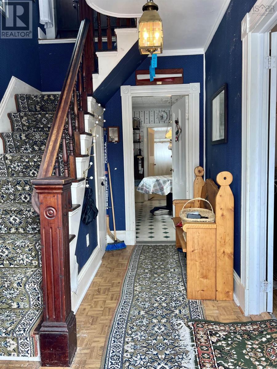 647 East Green Harbour