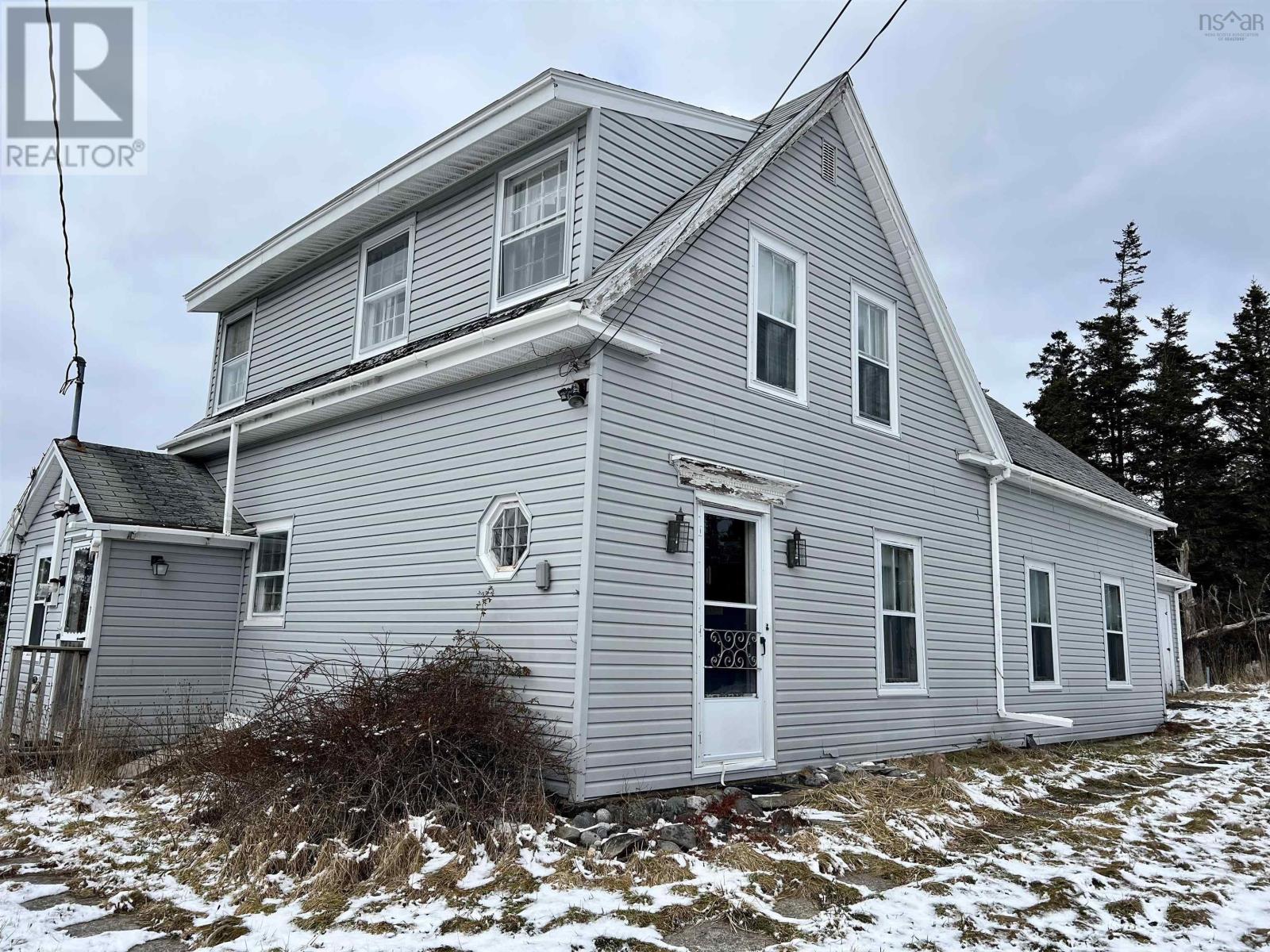 647 East Green Harbour