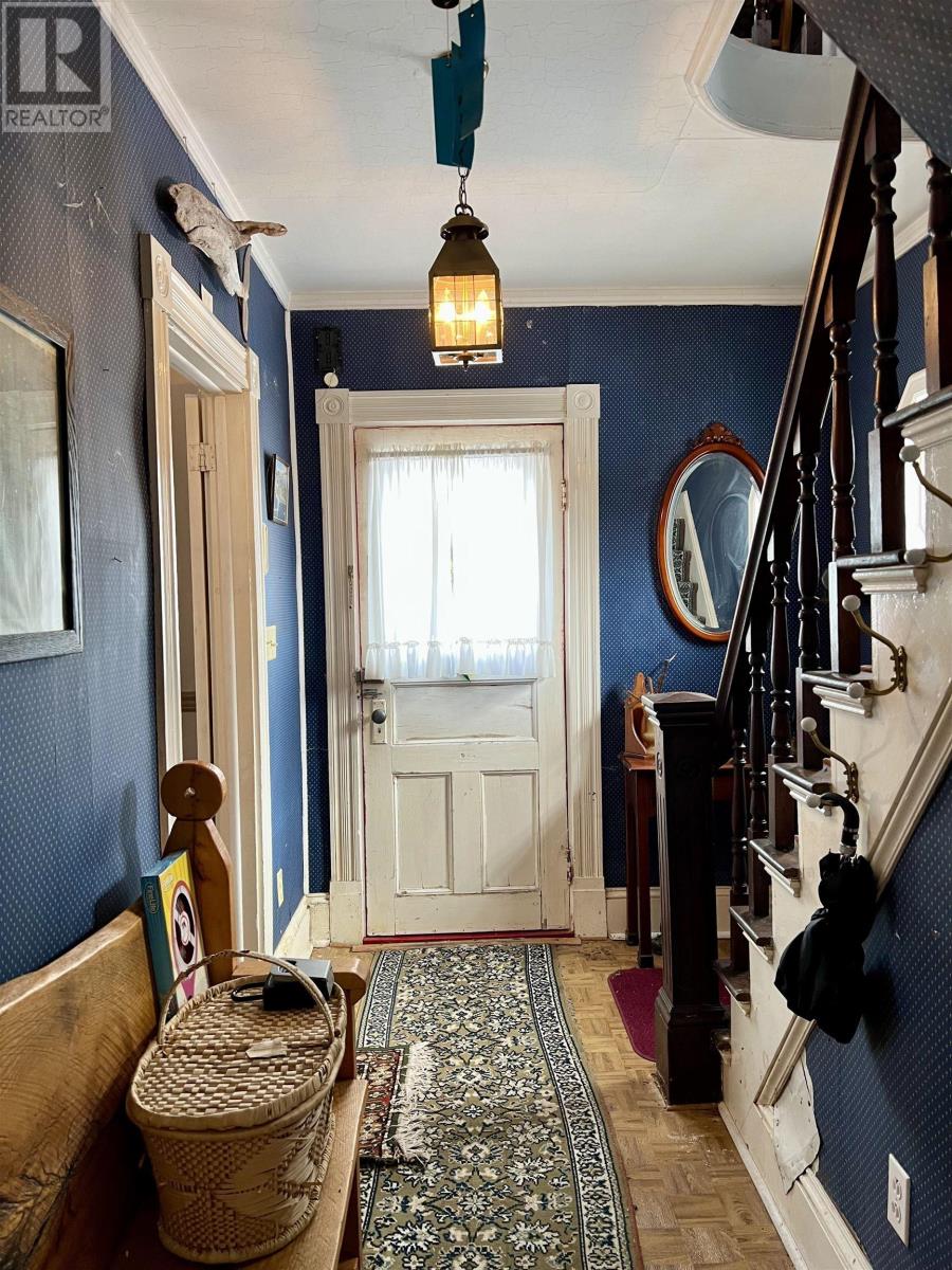 647 East Green Harbour