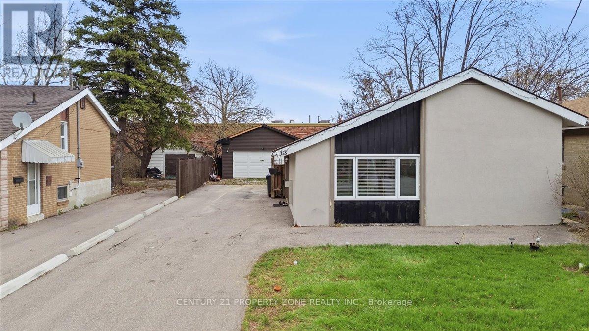 Photo 1 of 20 — 13 CORNWALL ROAD, Brampton (Brampton East), ON L6W1M8