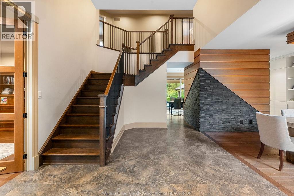 1120 Deerview