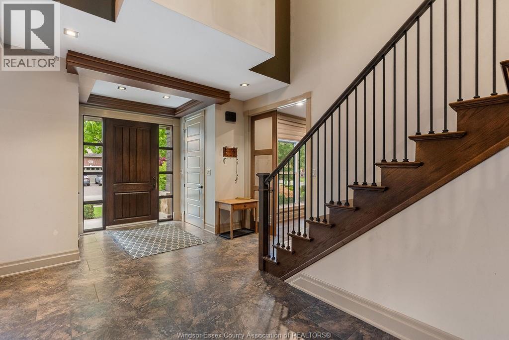 1120 Deerview