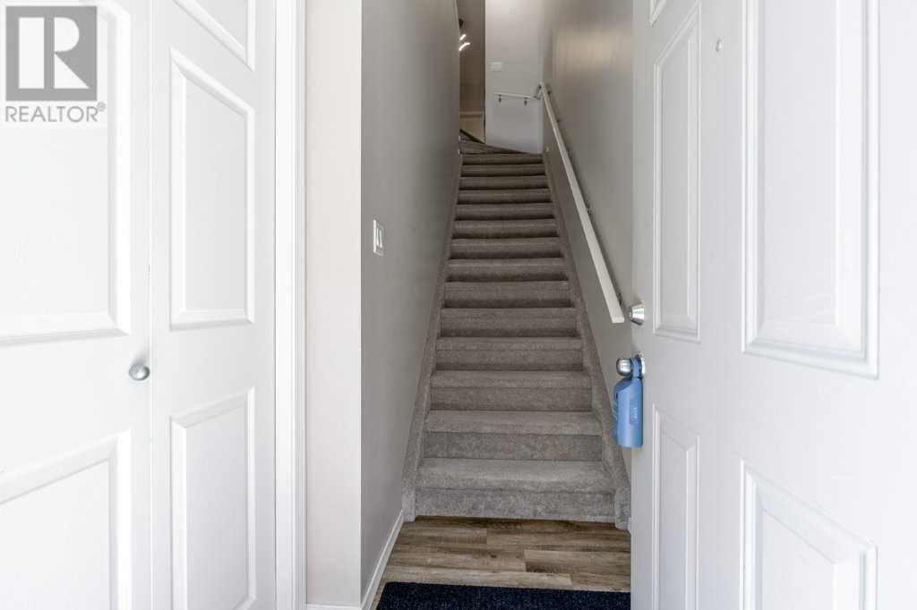 6, 125 Silkstone Road W