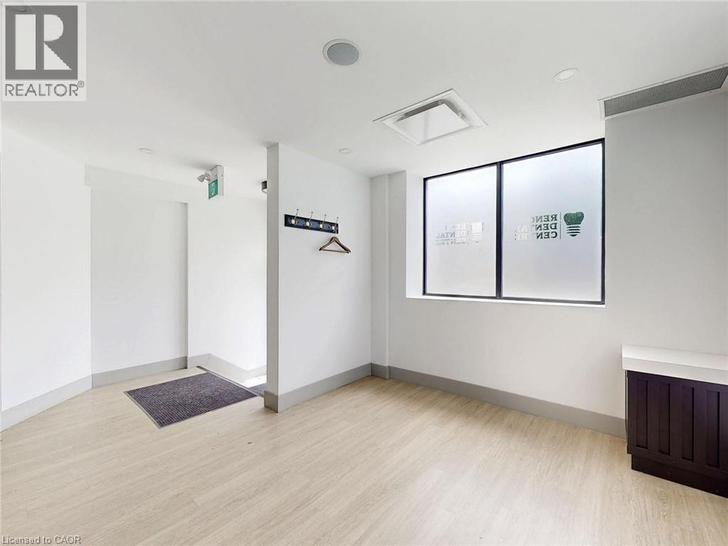 612 UPPER JAMES Street