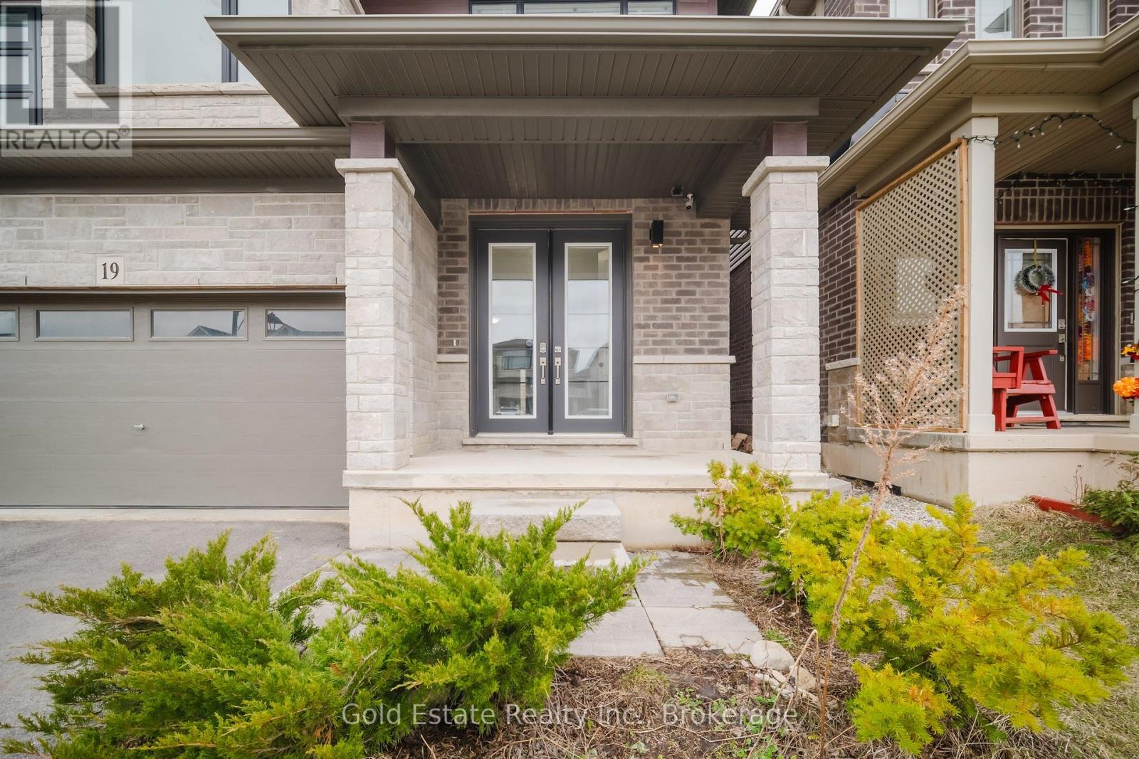 19 MCLAREN AVENUE