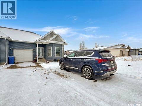 C 2301 Amos DRIVE North Battleford SK S9A1B6