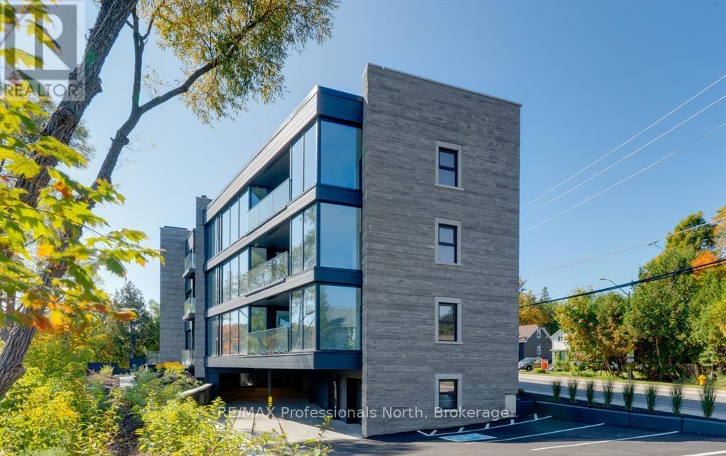 205 - 32 BRUNEL ROAD