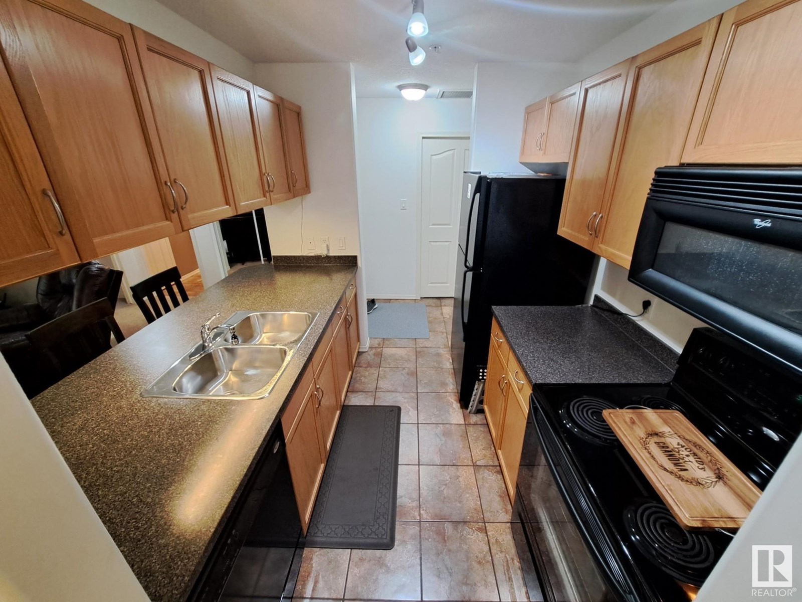 #205 78A Mckenny AV