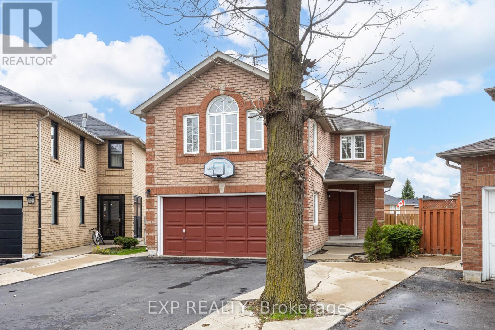 7 FLAMING OAK COURT