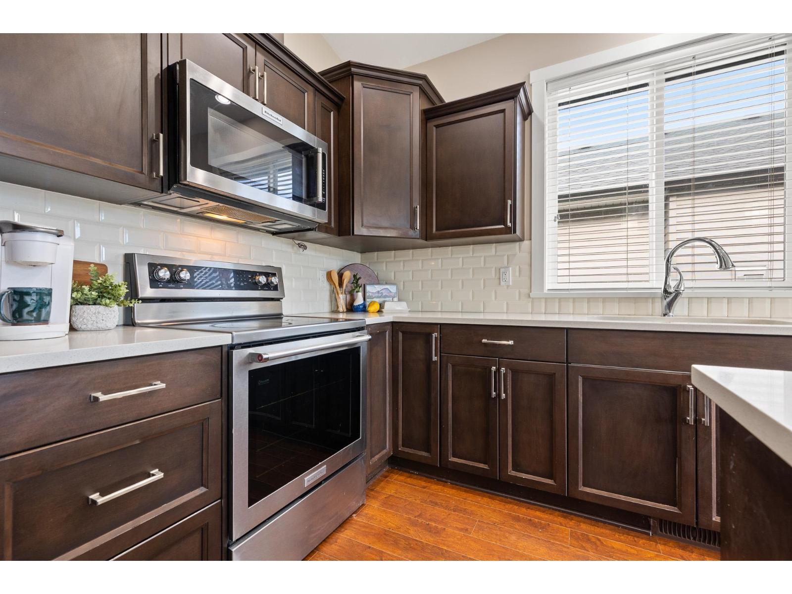 10250 MANOR DRIVE|Fairfield Island