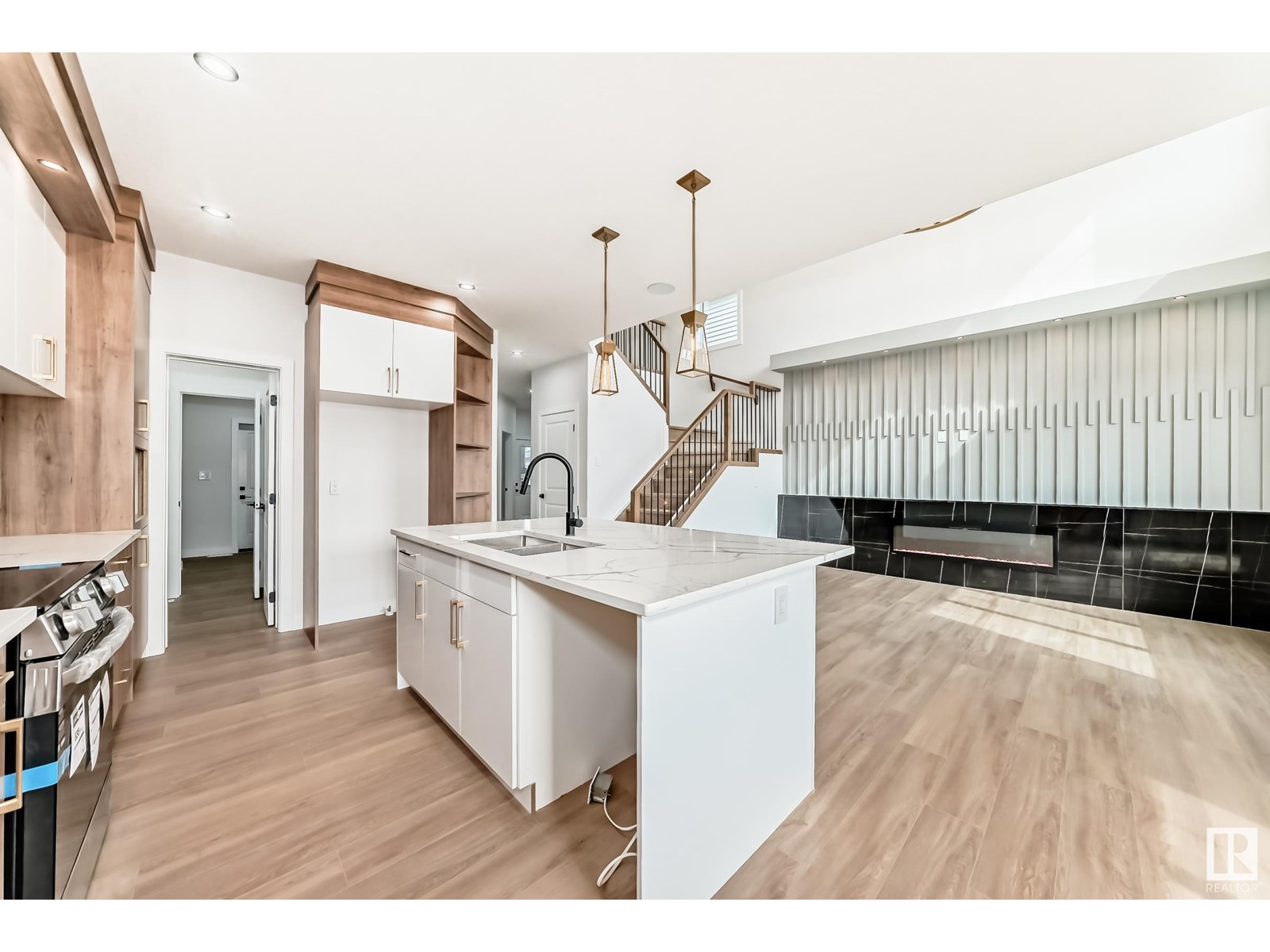 39 MEADOWGROVE LN