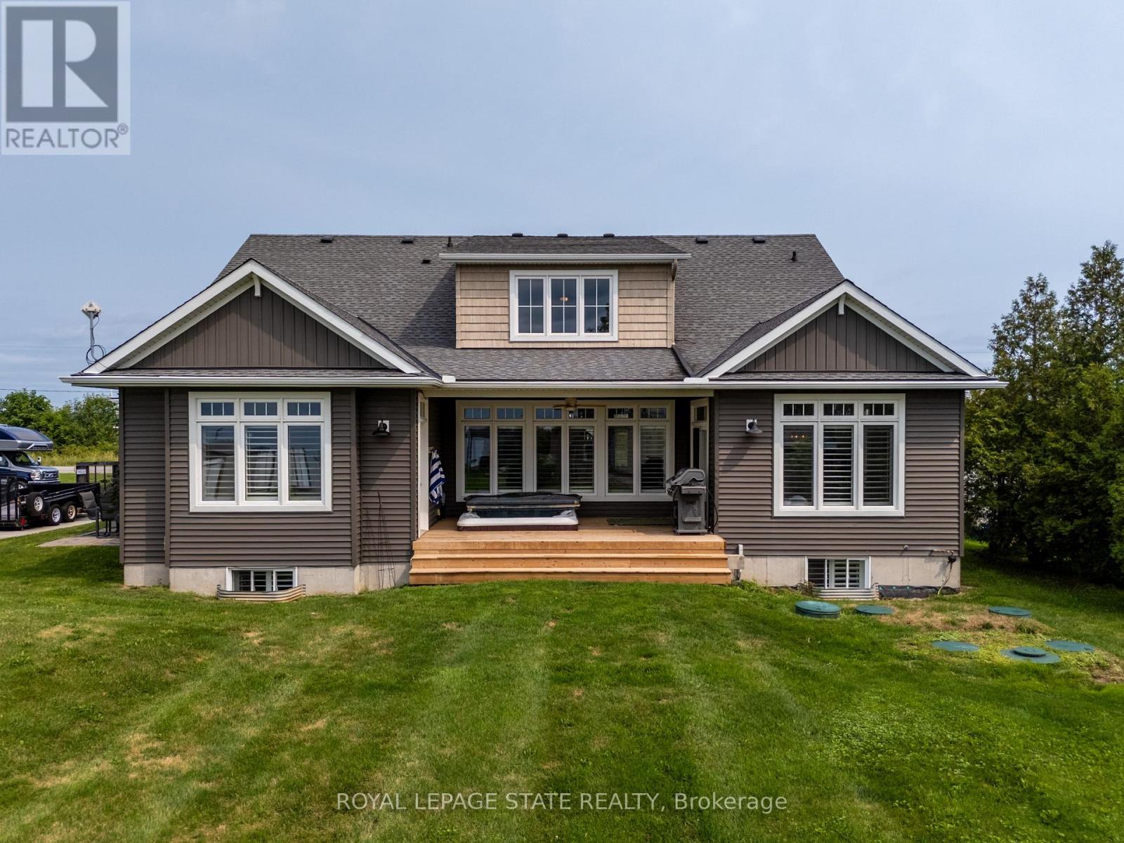 3176 LAKESHORE ROAD