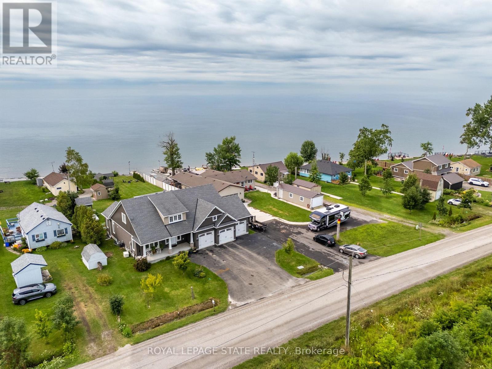 3176 LAKESHORE ROAD