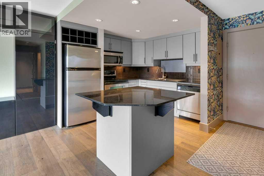 201, 410 1 Avenue NE