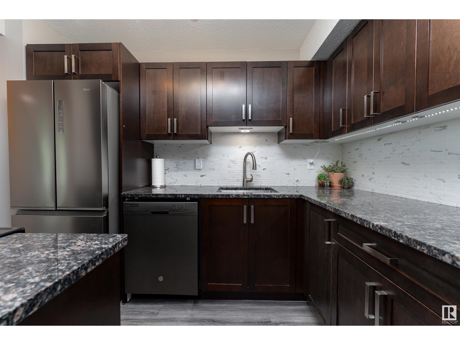 #114 81 GRANDIN RD