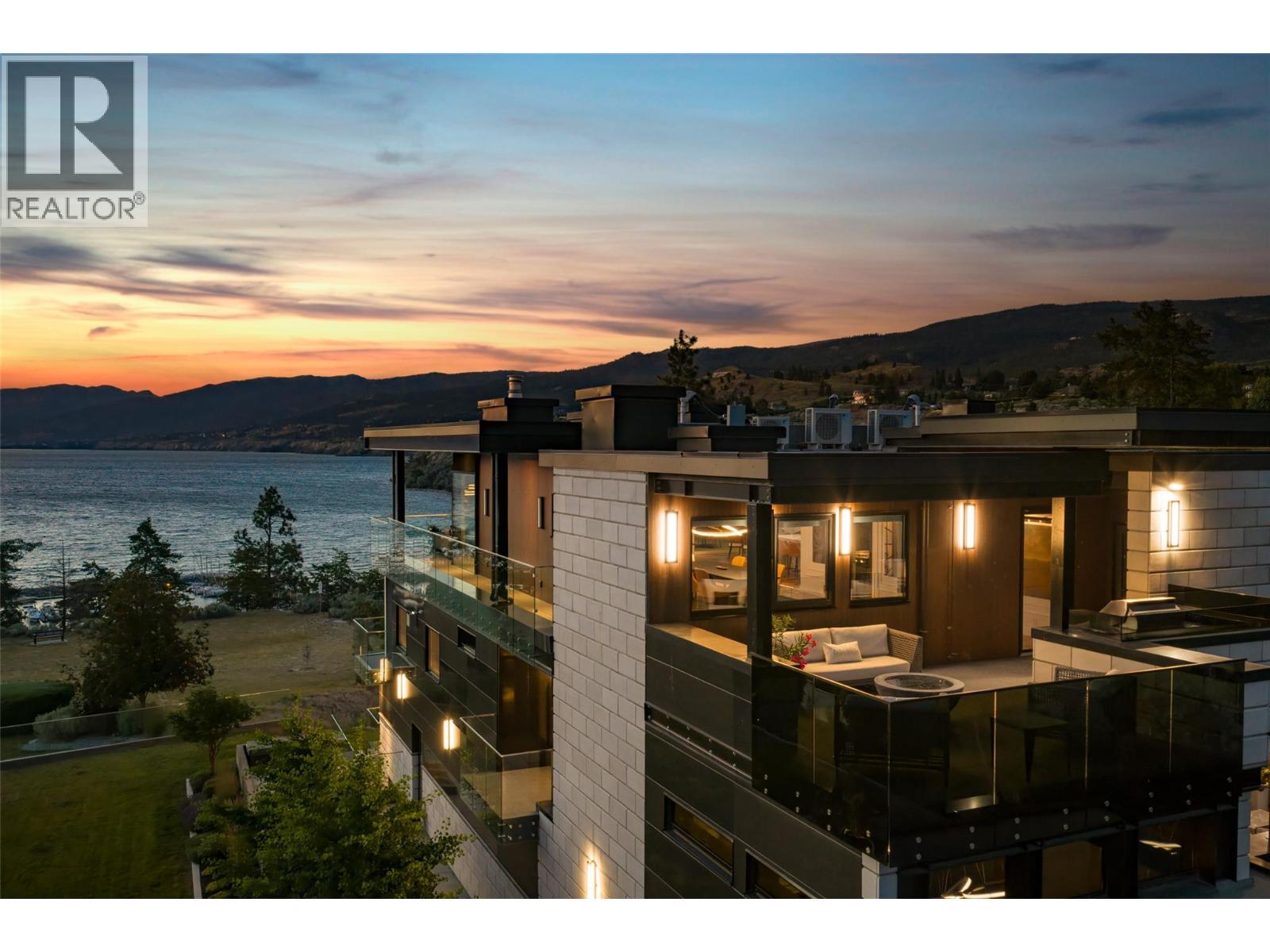 581 & 571 Vancouver Avenue