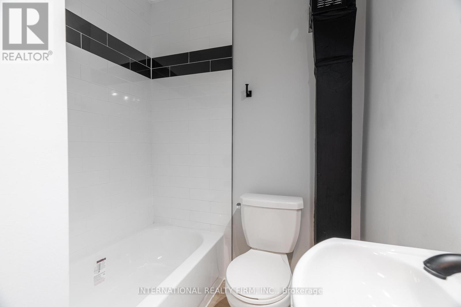 1284 GRAMERCY PARK PLACE