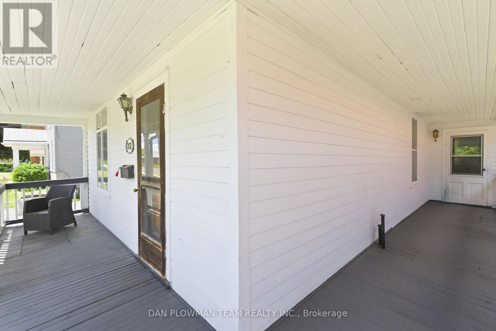 202 QUEEN STREET