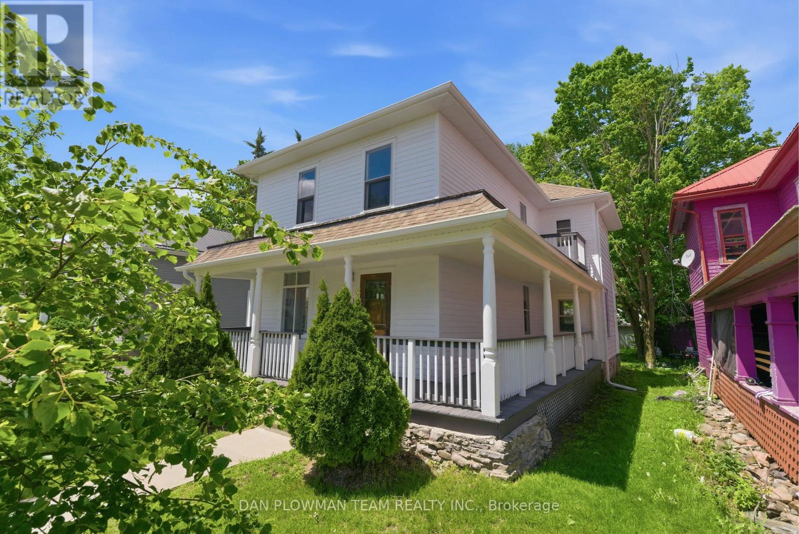 202 QUEEN STREET