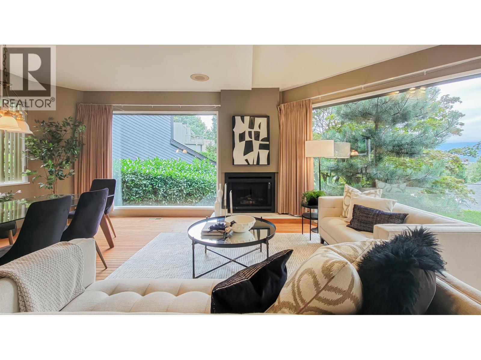 1092 CORONA CRESCENT