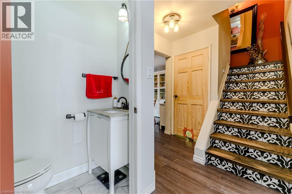 12 WHITE OWL Crescent