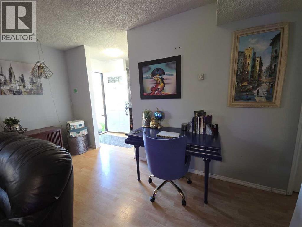 20, 4531 7 Avenue SE