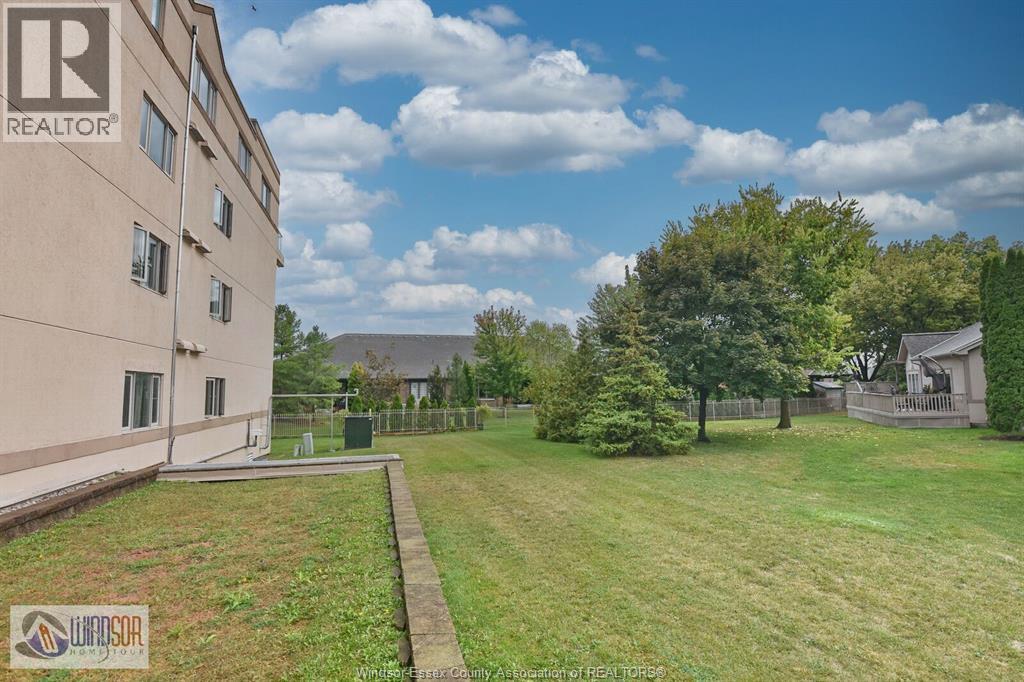 320 VILLAGE GROVE Unit# 206