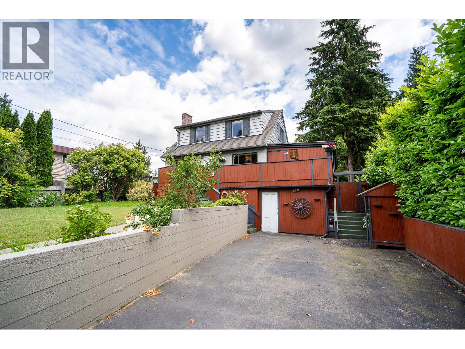 3554 HASTINGS STREET