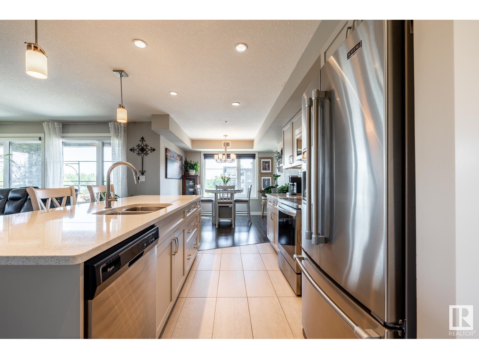#311 5029 EDGEMONT BV NW