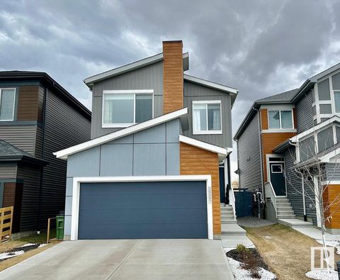 3939 5 AV SW Edmonton AB T6X2X8